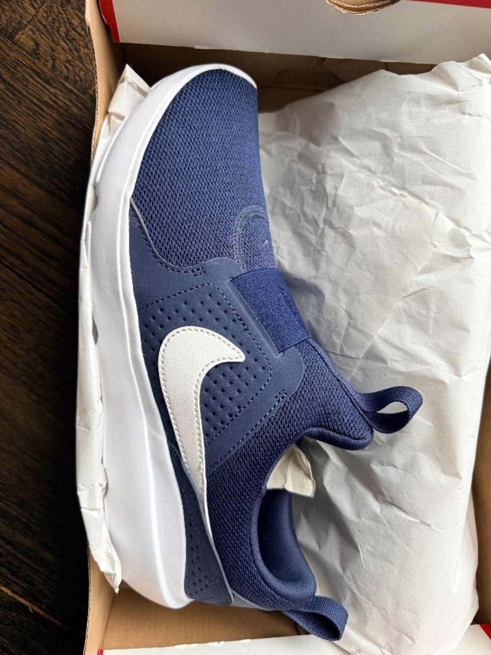 *nib* nike ad comfort sneakers sz 9